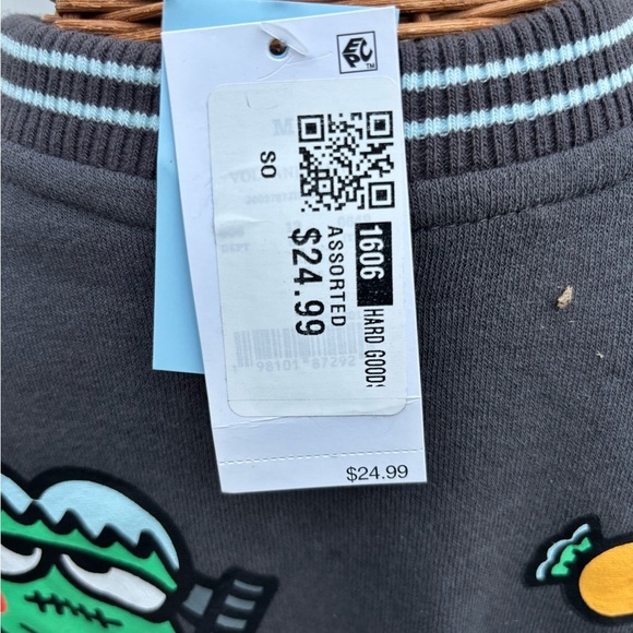 Hello Kitty and Friends Graphic Sweatshirt - Picture 6 of 12